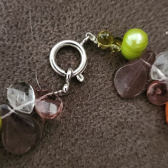 Multi color green,peach,clear polished beaded necklace - Picture 3 of 7